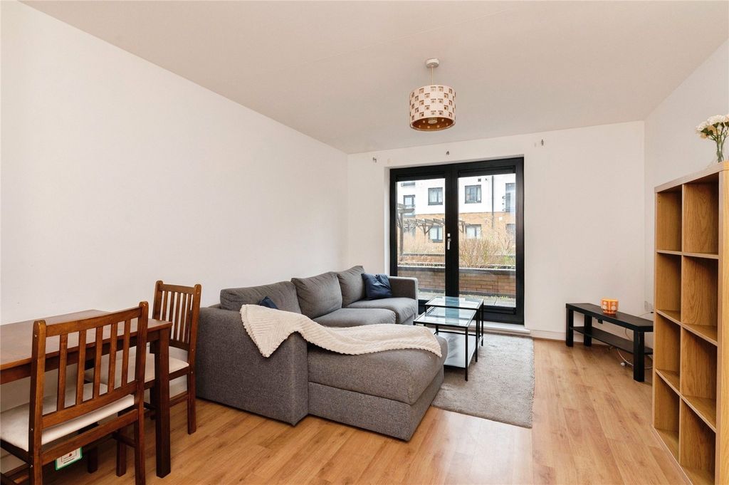 Property photo 3 of 22 Picture