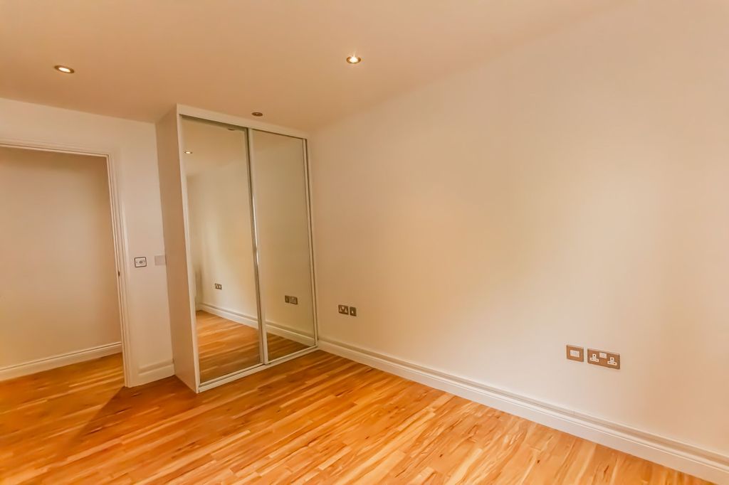 Property photo 3 of 6