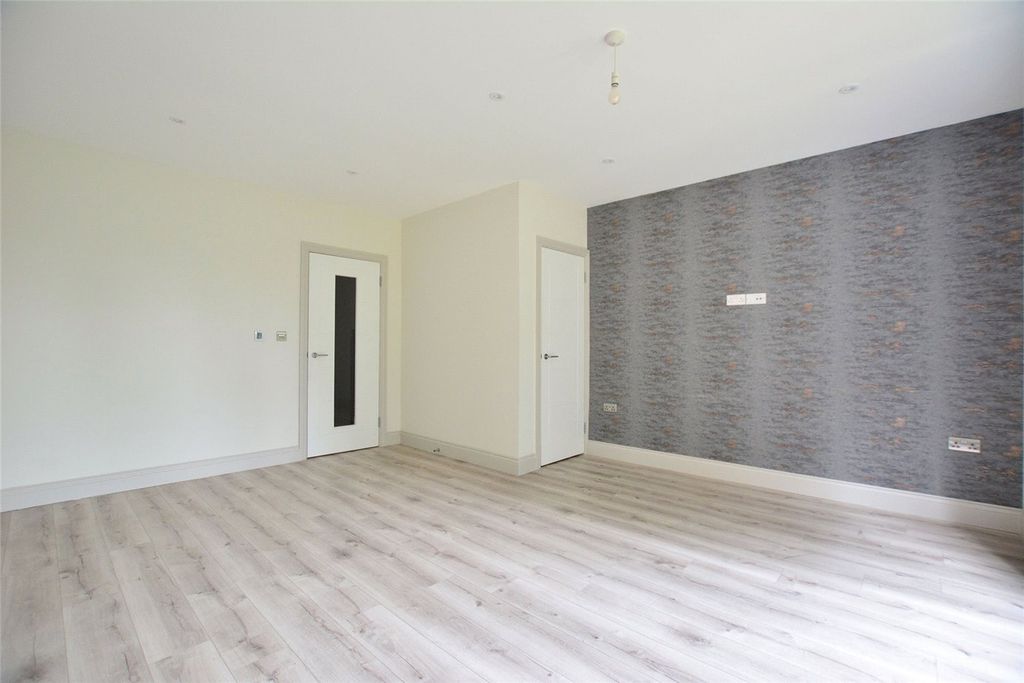 Property photo 2 of 15 Picture No. 03