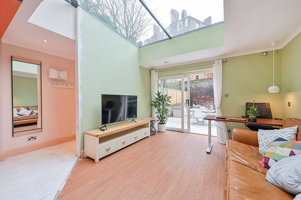 Property photo 3 of 17