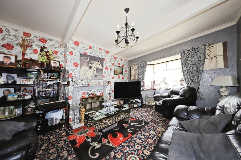 Property photo 2 of 16