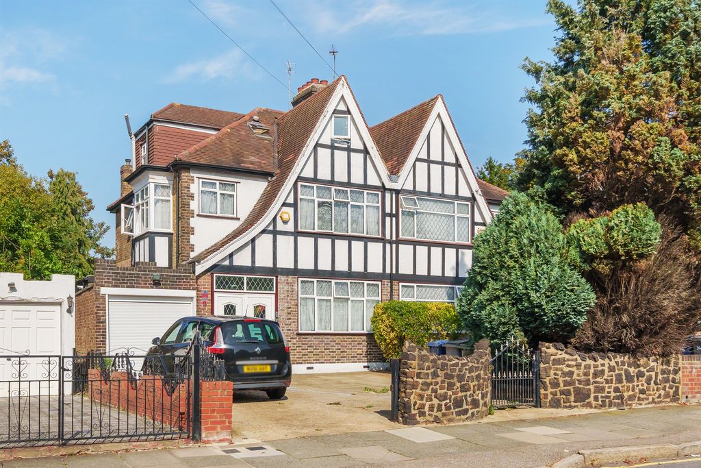 Property photo 1 of 12