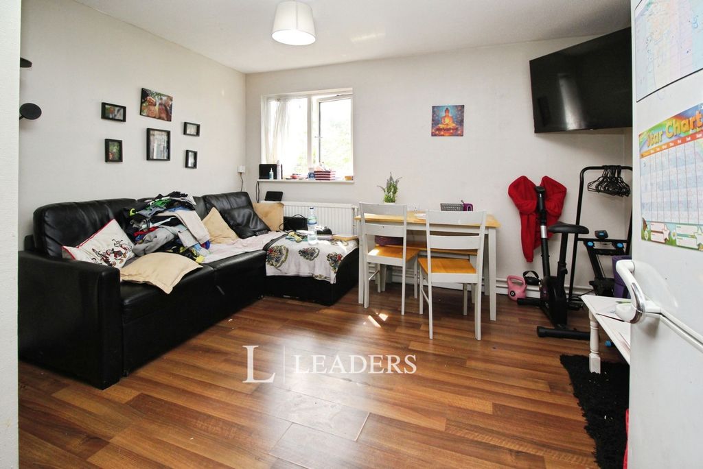 Property photo 2 of 8 Pbox-Img.Jpg