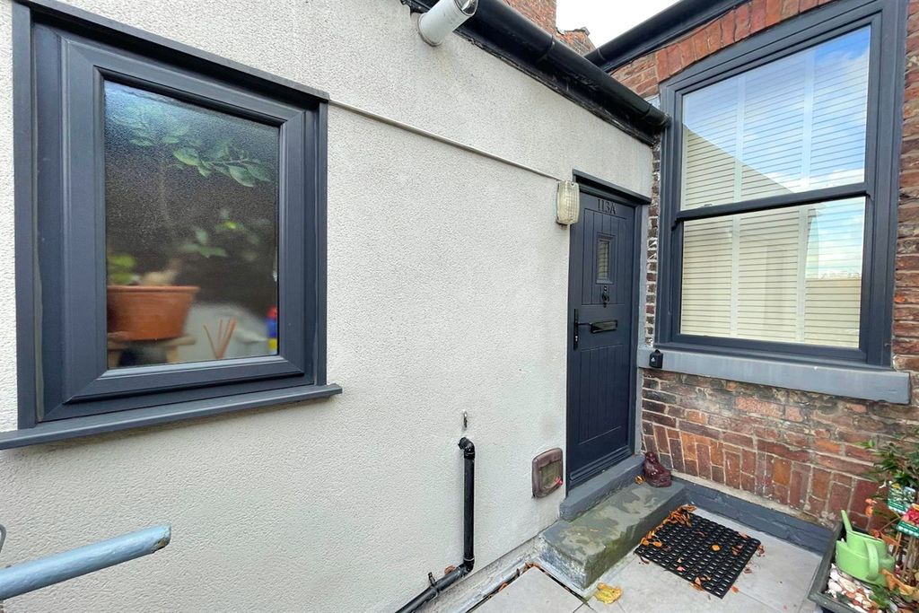 Property photo 1 of 8 (Main)