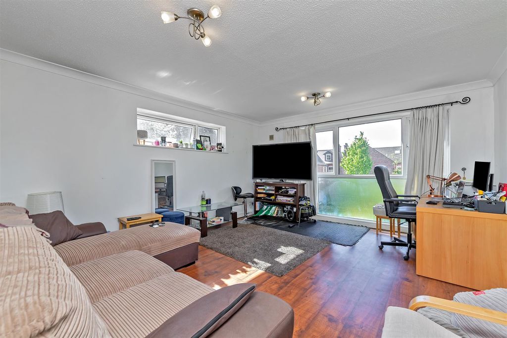 Property photo 3 of 17 3Devoncourt-22.Jpg
