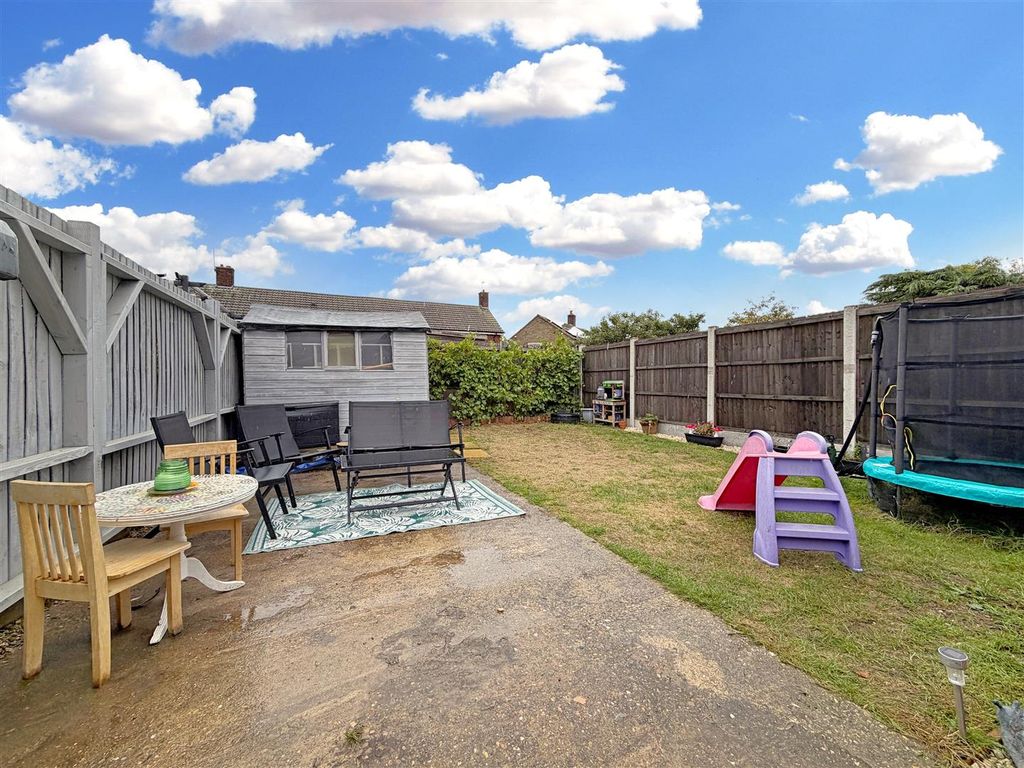 Property photo 3 of 16 Rear Garden 346