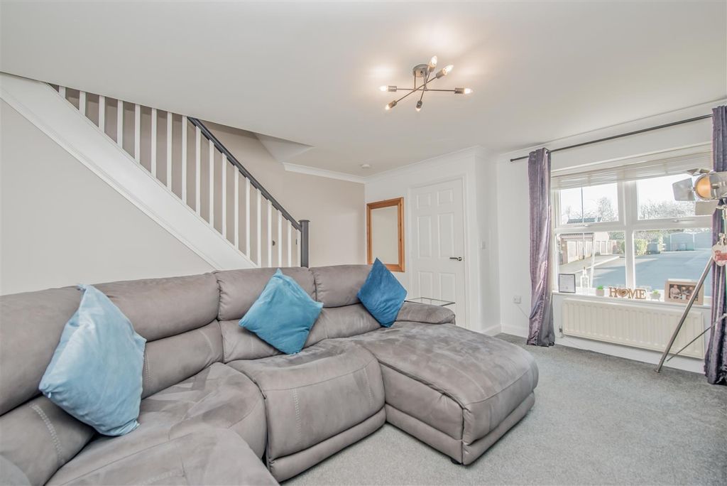 Property photo 2 of 30 Living Room: