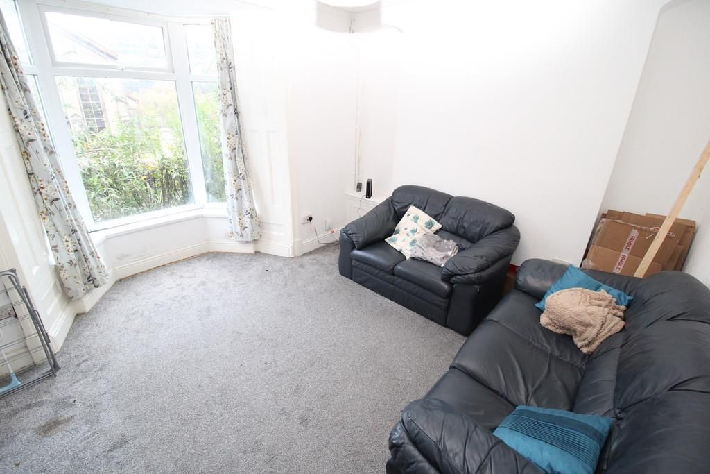 Property photo 3 of 4 Living Room.Jpg