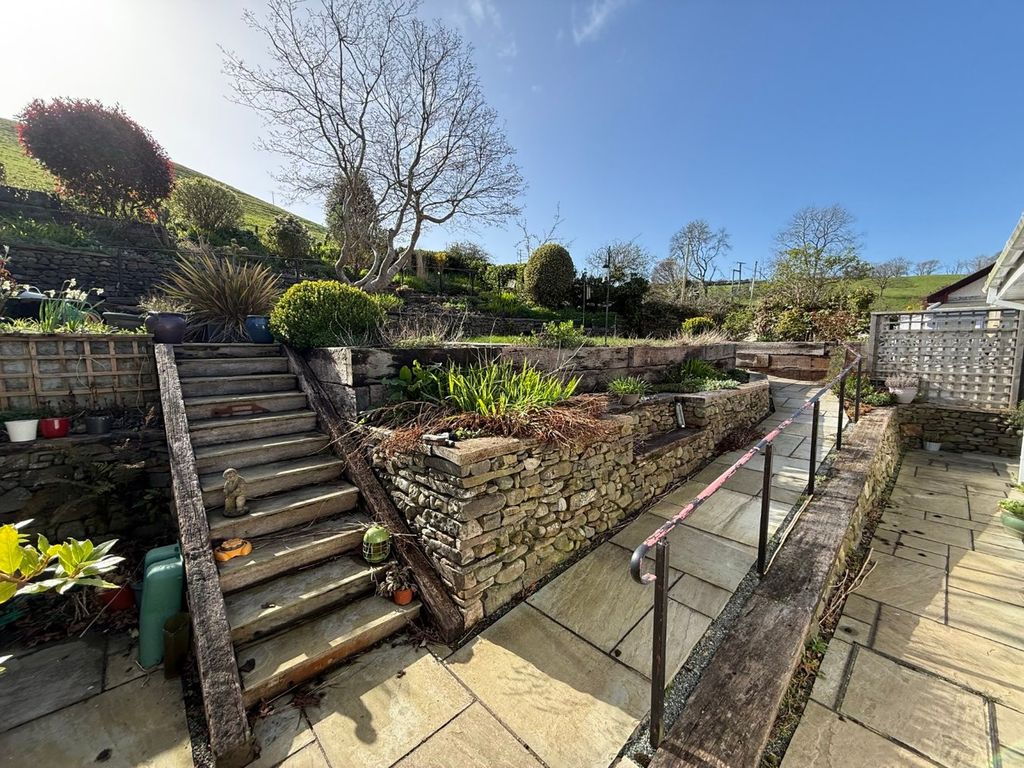 Property photo 3 of 43