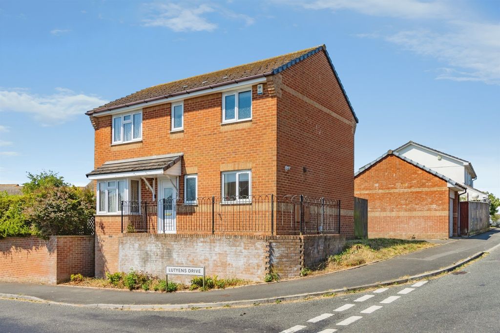 Property photo 1 of 32