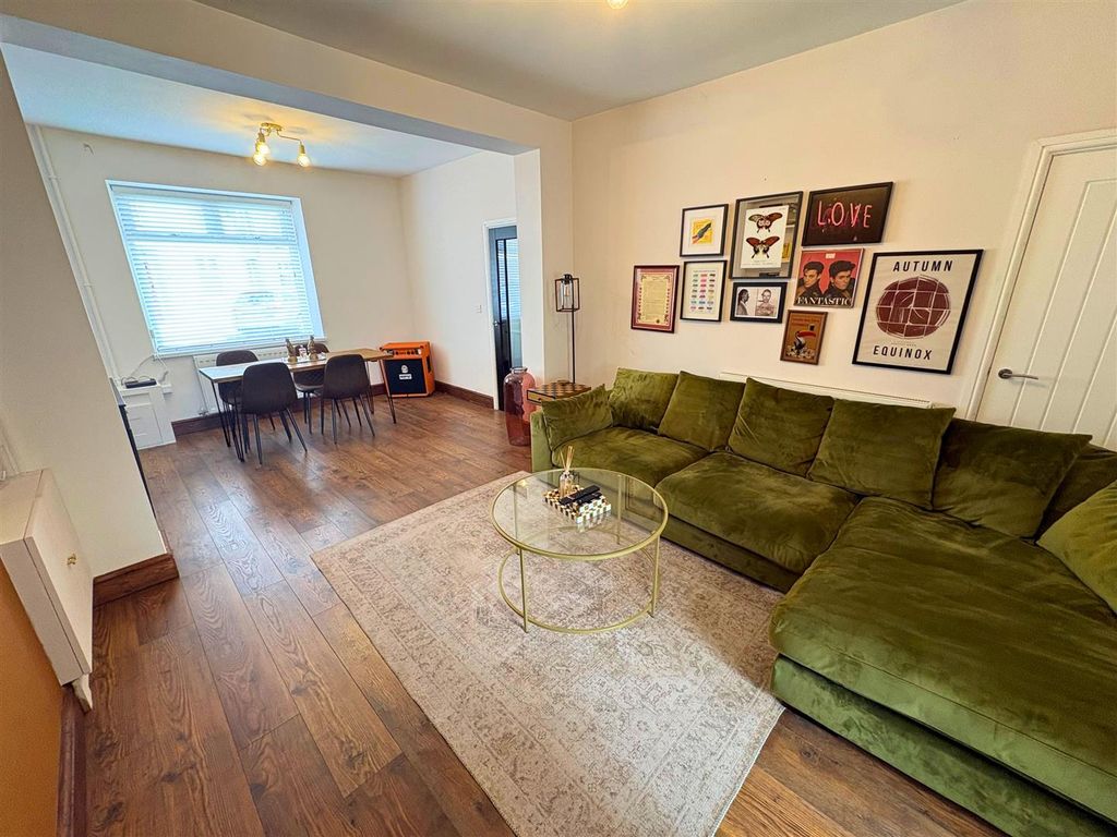 Property photo 1 of 24 Lounge c (Edit).Jpg