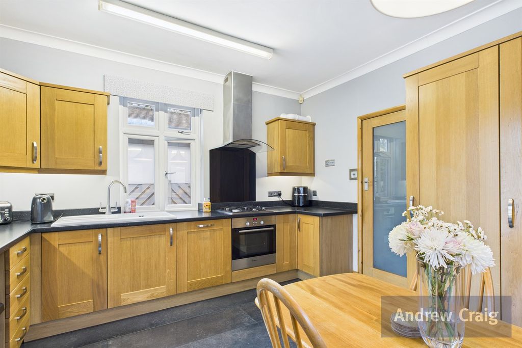 Property photo 3 of 25 Kitchen Breakfast Room