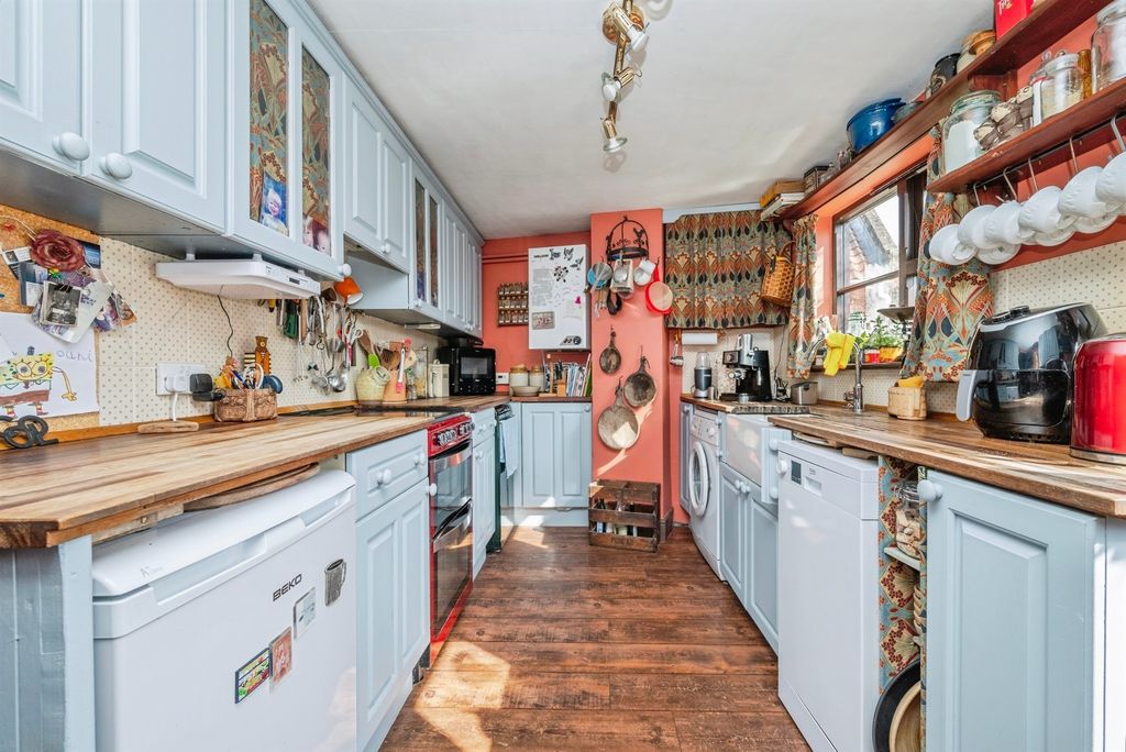 Property photo 3 of 19