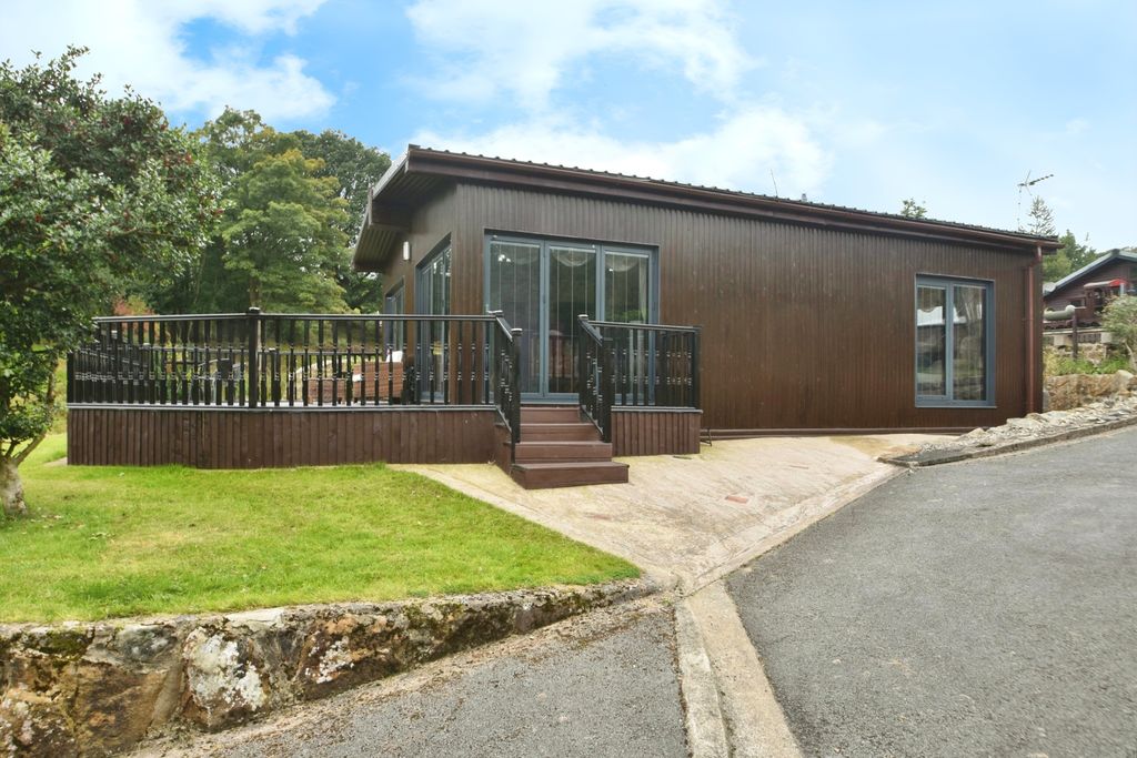Property photo 1 of 20 Front View