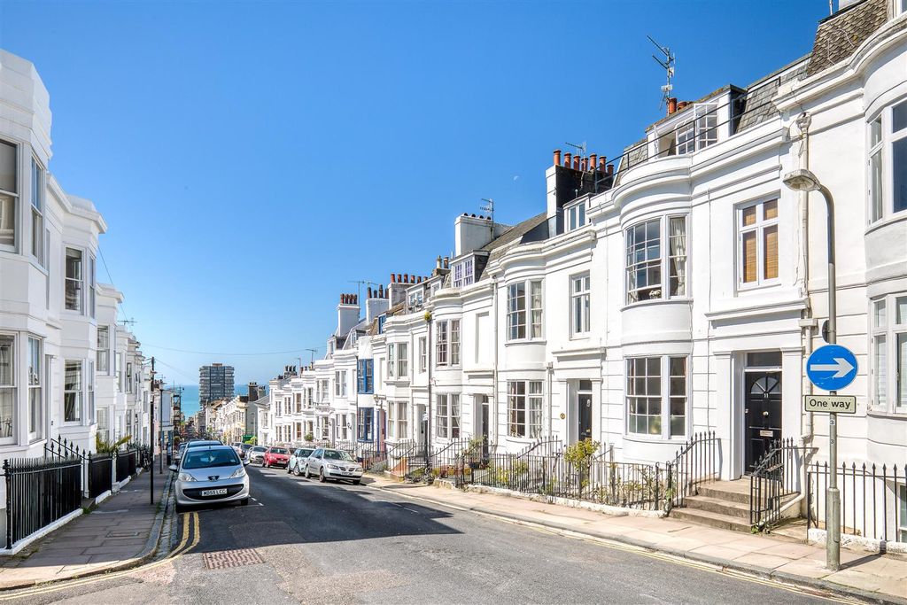 Property photo 1 of 12 Flat-4-11-Montpelier-St-New-Front-Shot-Large.Jpg