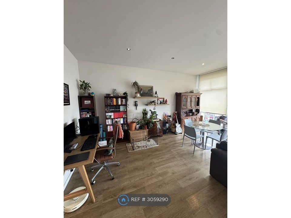 Property photo 3 of 12