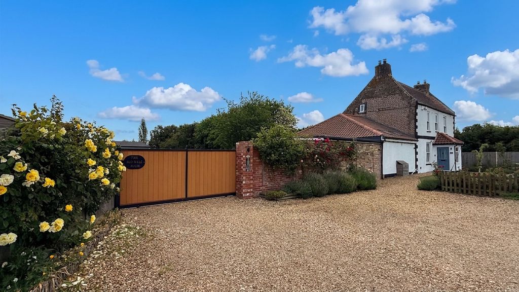 Property photo 3 of 68