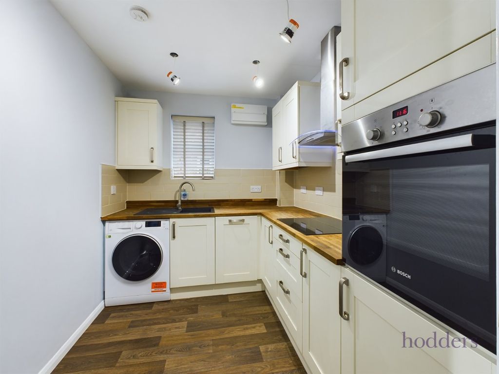 Property photo 2 of 9 Picture No. 15