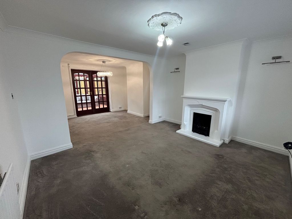 Property photo 3 of 13 Image