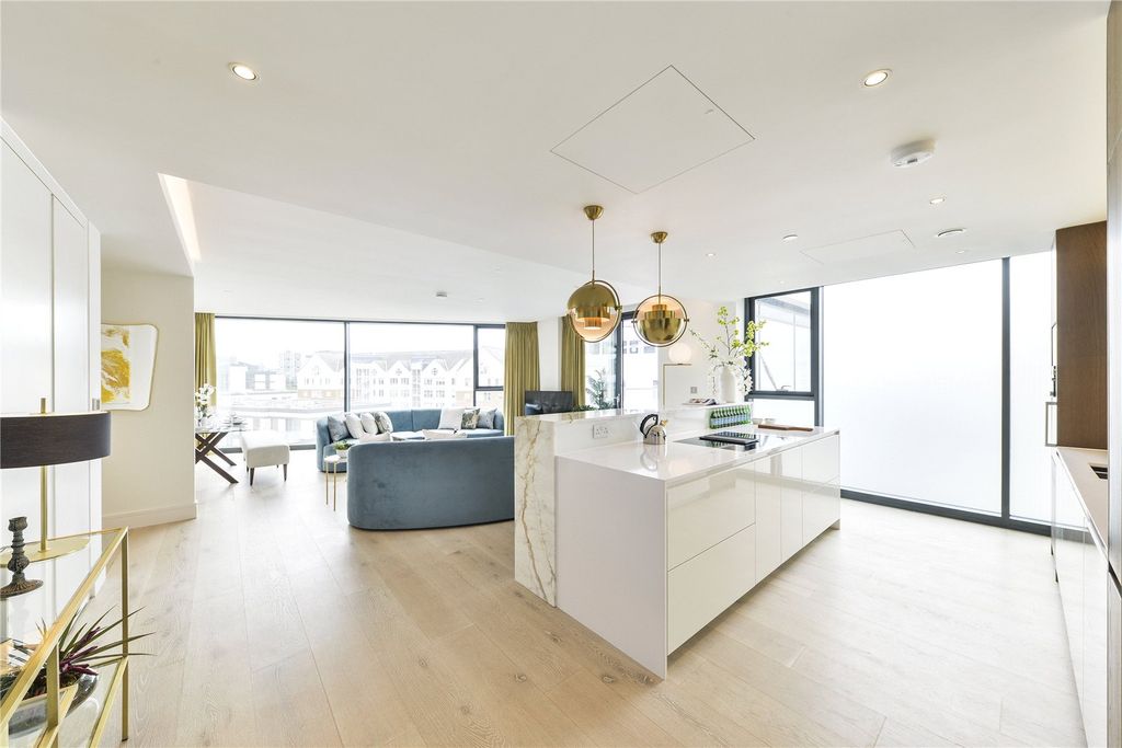 Property photo 3 of 17 Picture No. 02