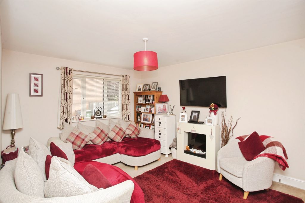 Property photo 2 of 31