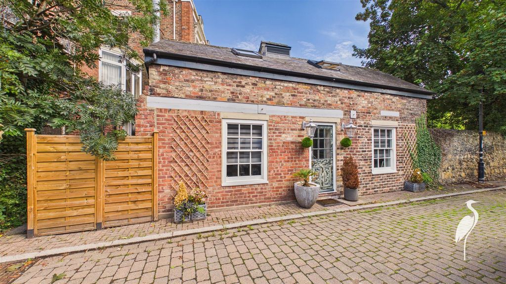 Property photo 1 of 22