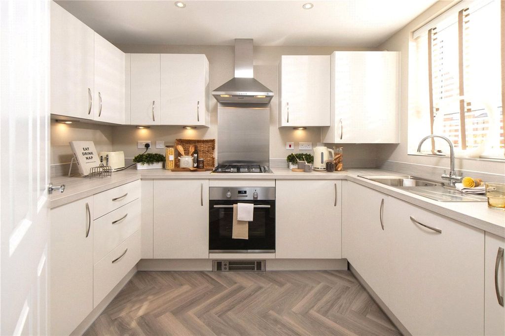 Property photo 2 of 14 Show Home