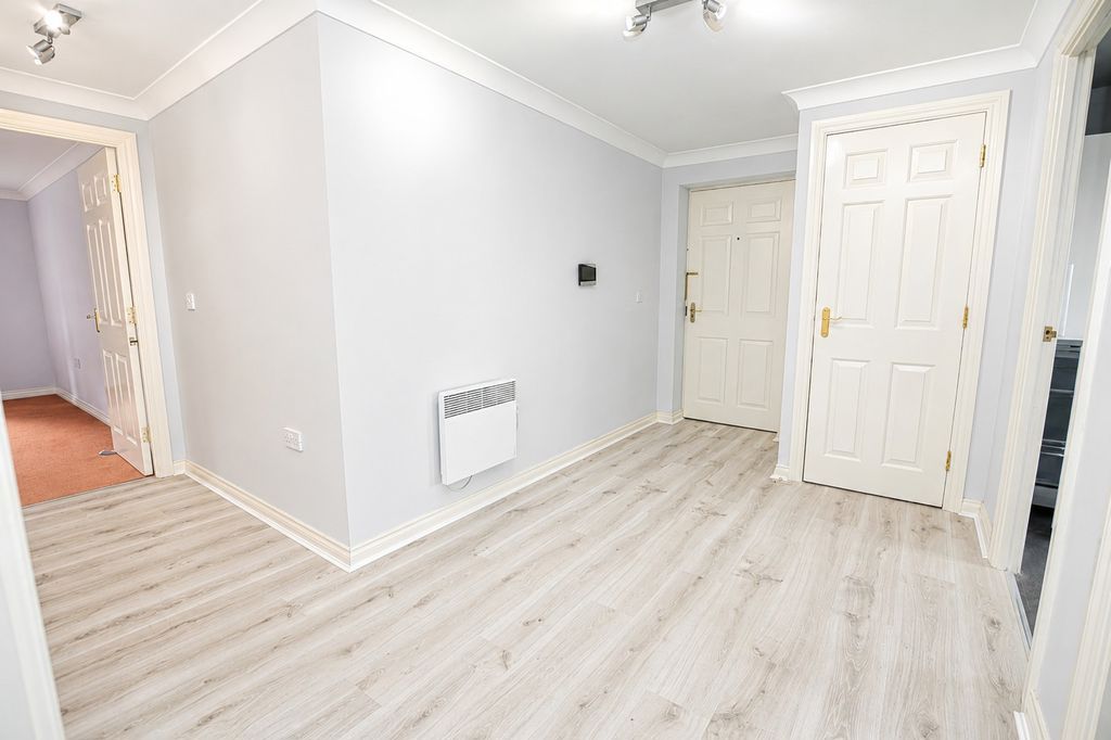 Property photo 3 of 12 Photo 9