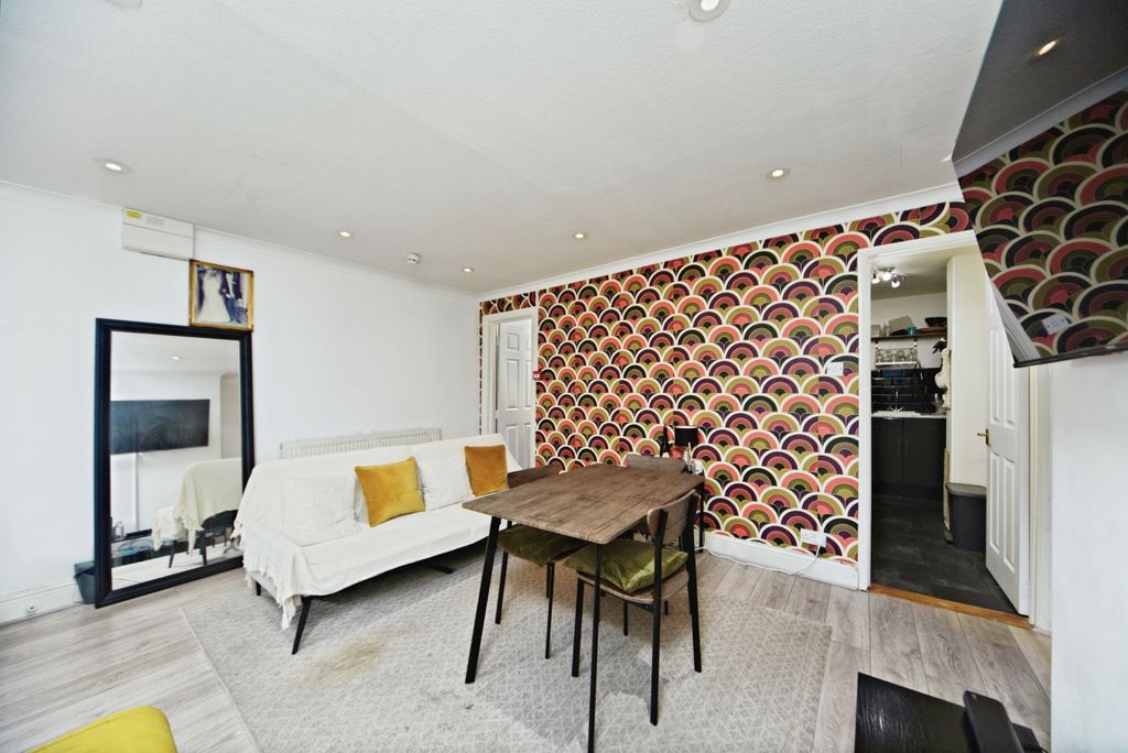 Property photo 3 of 13 Reception Room