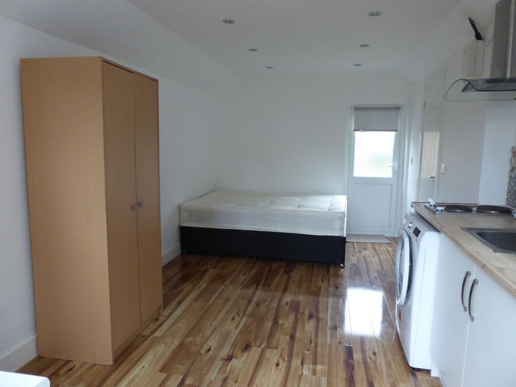 Property photo 3 of 8 4669563