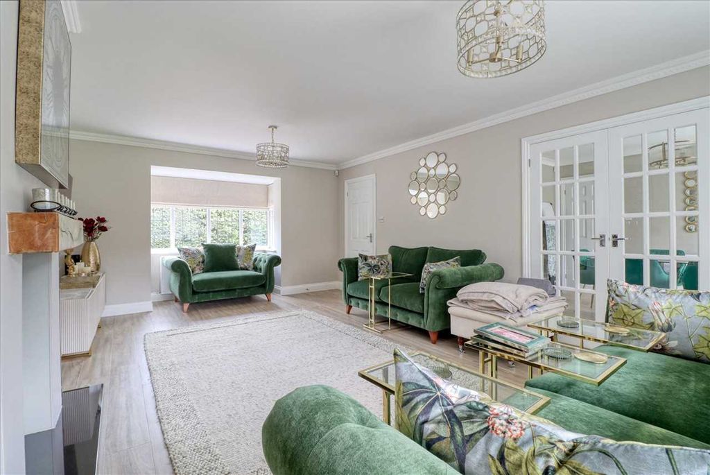 Property photo 2 of 27