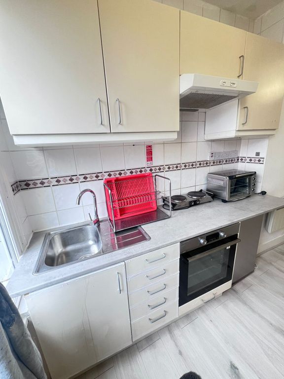 Property photo 3 of 8 Gallery