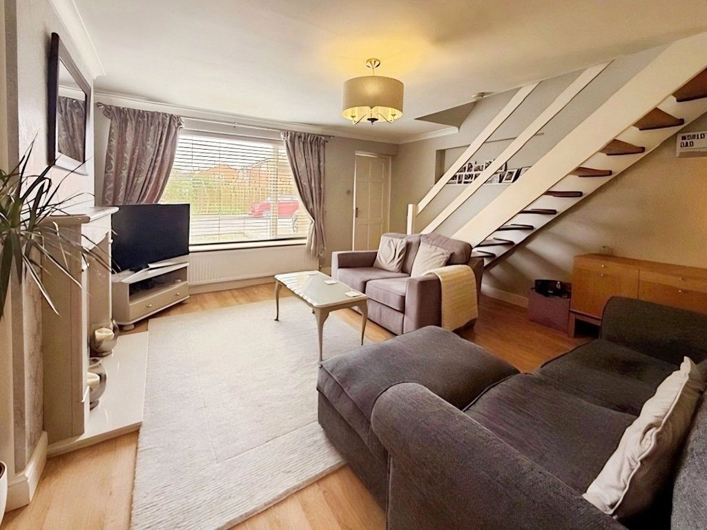 Property photo 2 of 9 Lounge