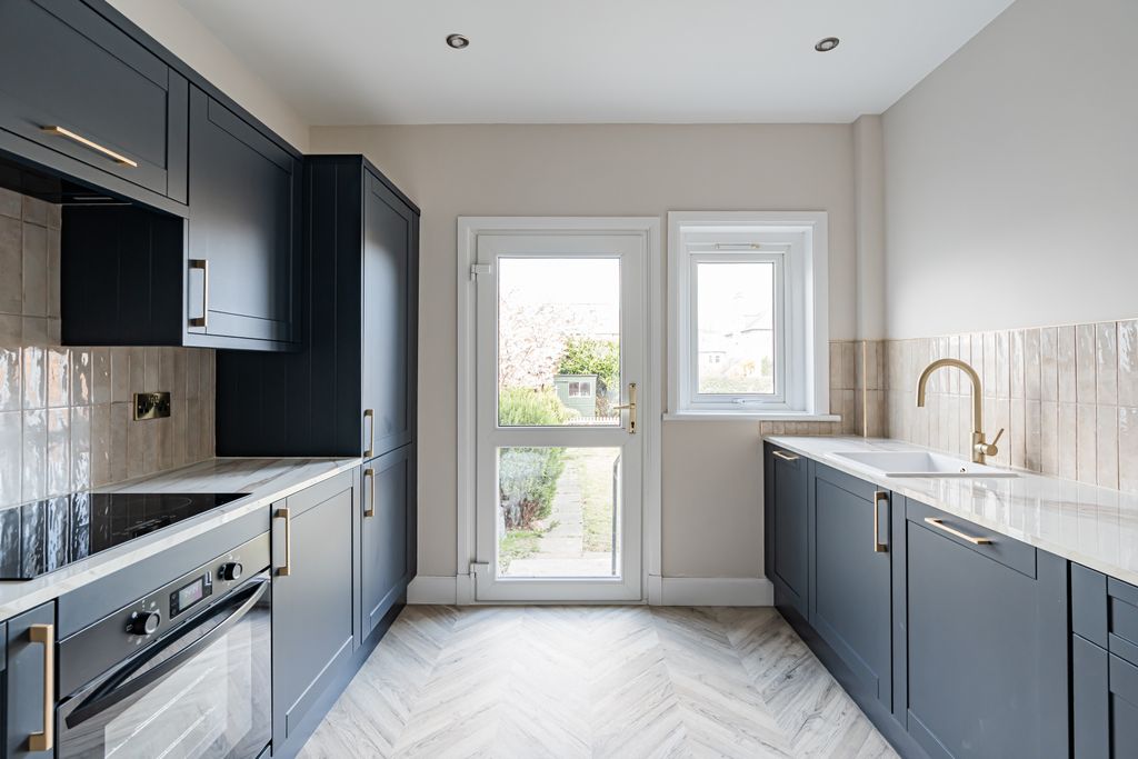 Property photo 3 of 18 Property Image 3