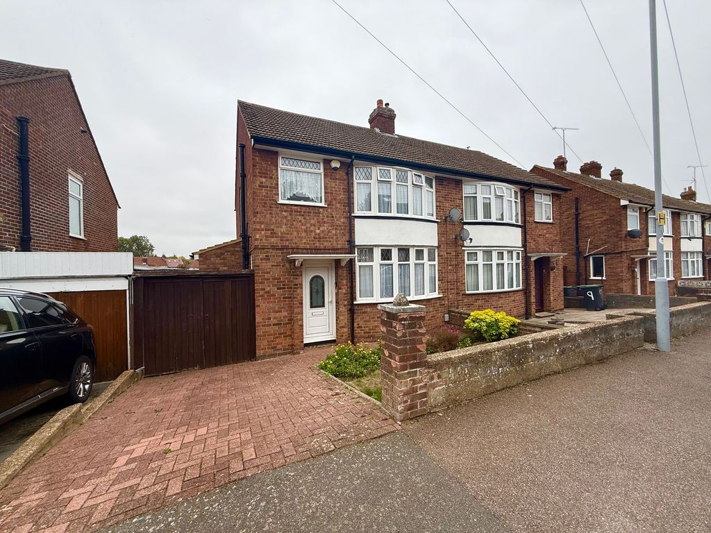 Property photo 1 of 11