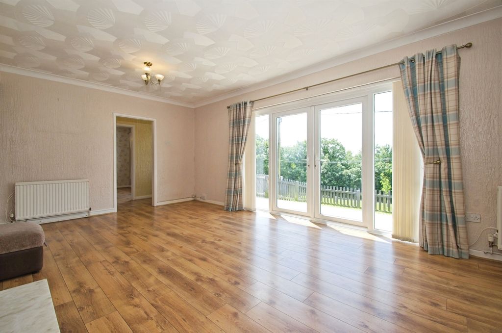 Property photo 2 of 27