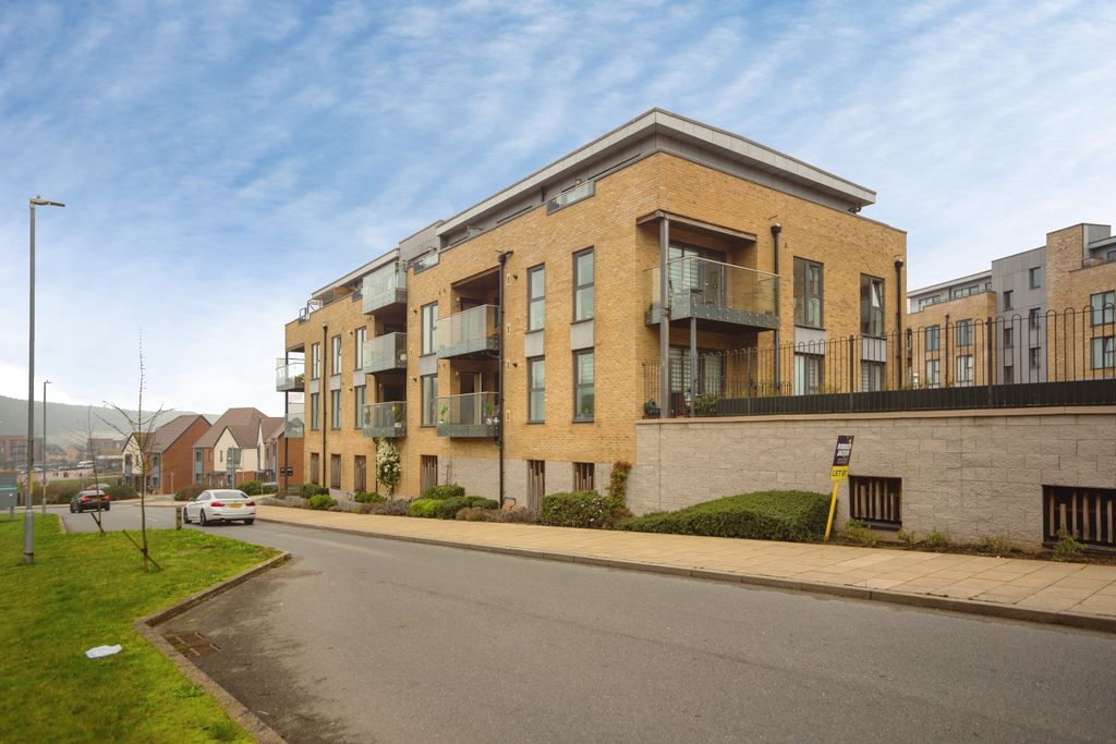 Property photo 3 of 14 Front View