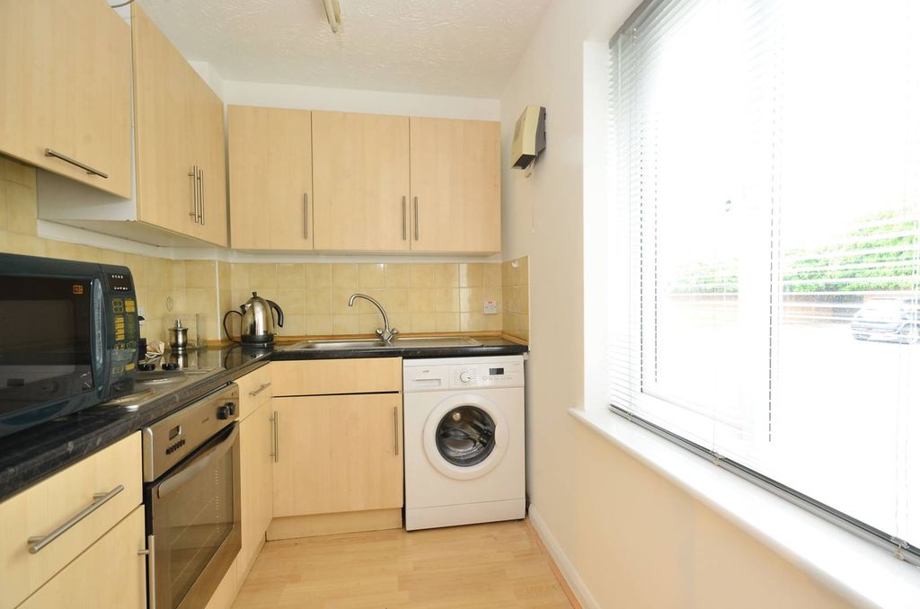 Property photo 3 of 6
