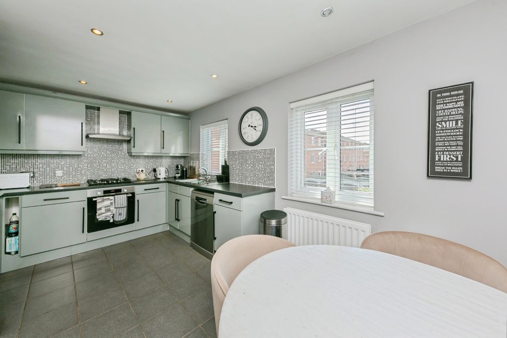 Property photo 3 of 20 Pbox-Img.Jpg