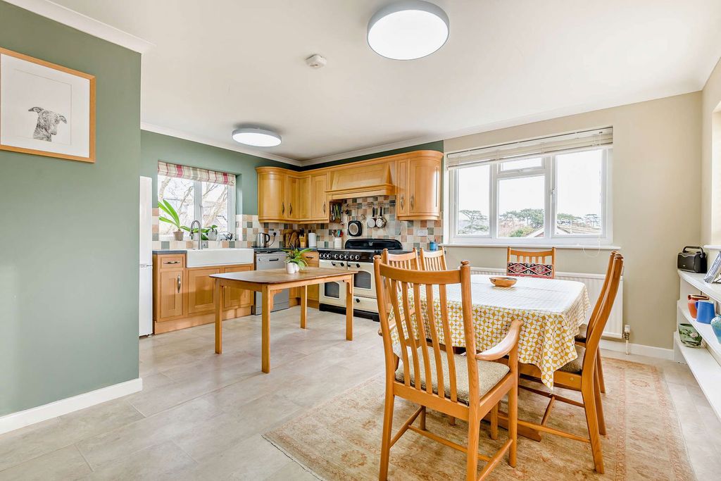 Property photo 3 of 21