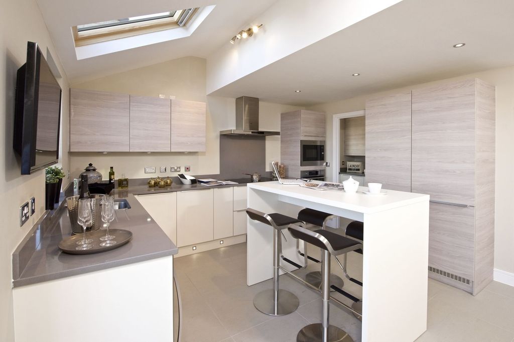 Property photo 1 of 10 Emerson Family Kitchen