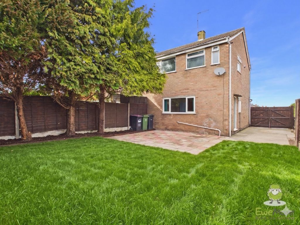 Property photo 3 of 15 Garden