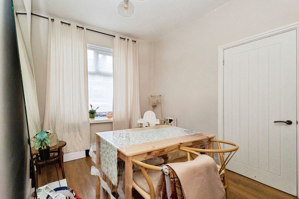 Property photo 2 of 19 Pbox-Img.Jpg