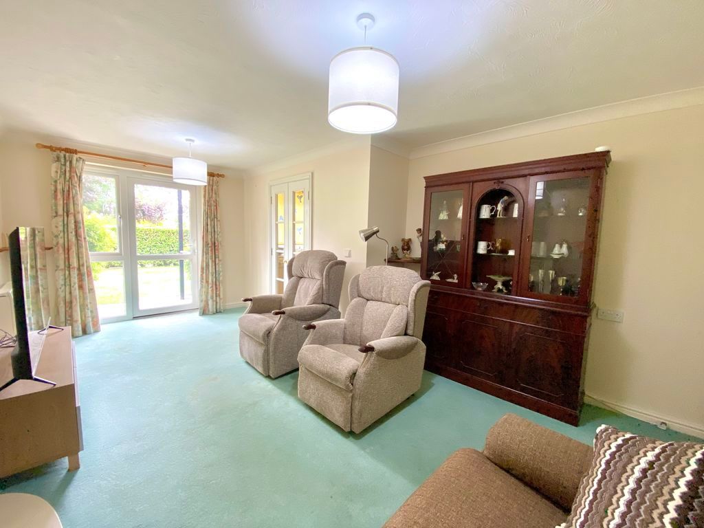 Property photo 3 of 20 Lounge/Dining Room