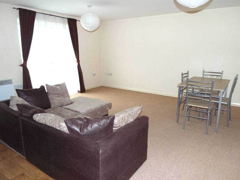Property photo 3 of 11 Lounge