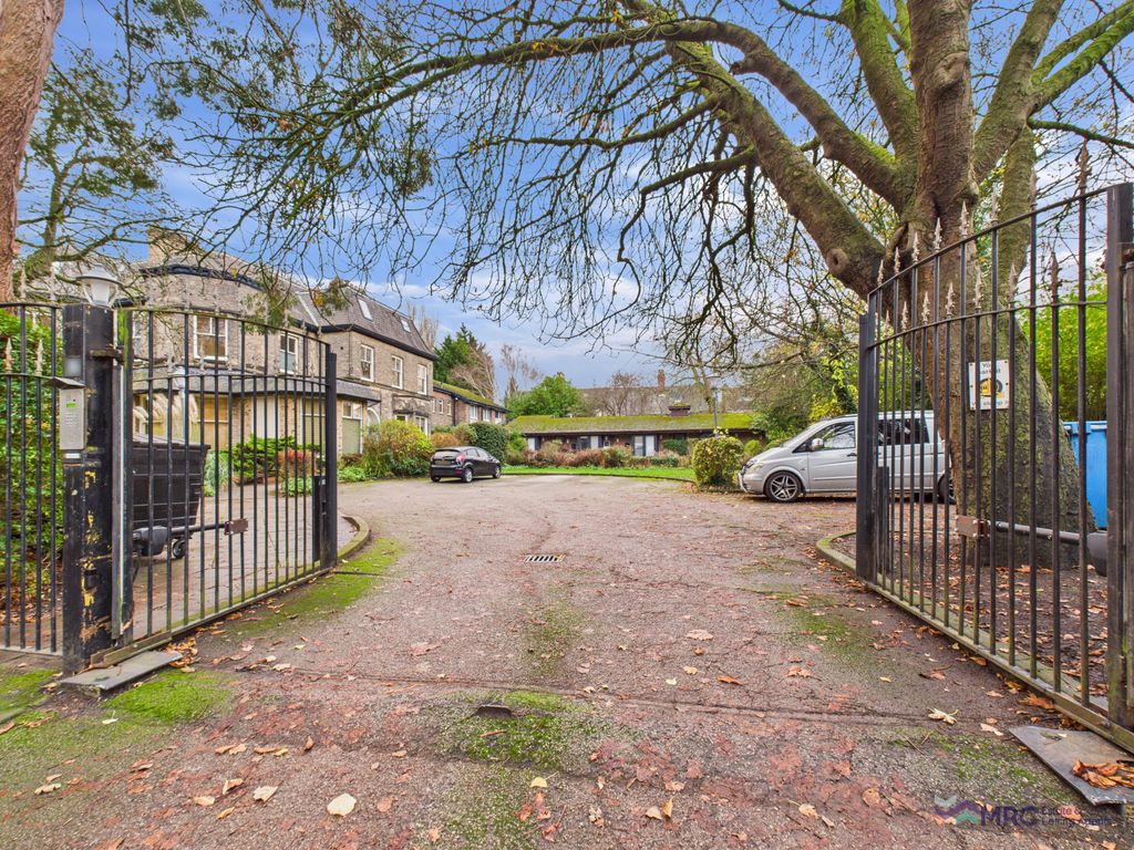 Property photo 2 of 23 Gallery