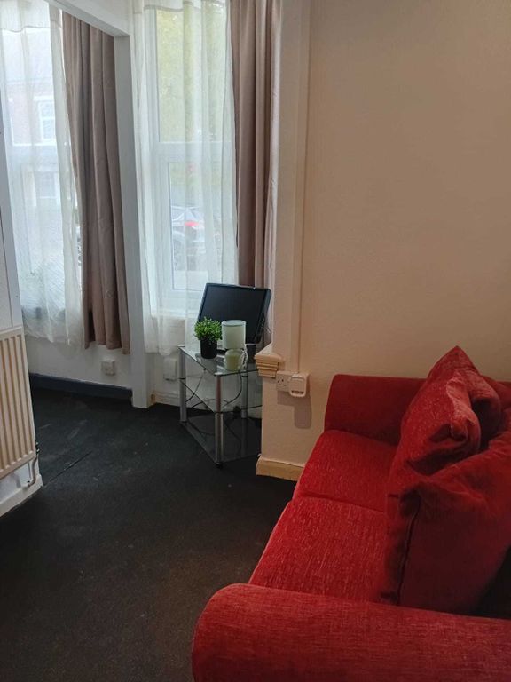 Property photo 2 of 6