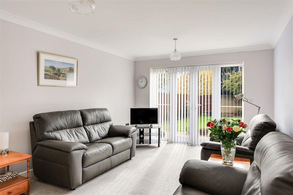 Property photo 3 of 23 Living Room