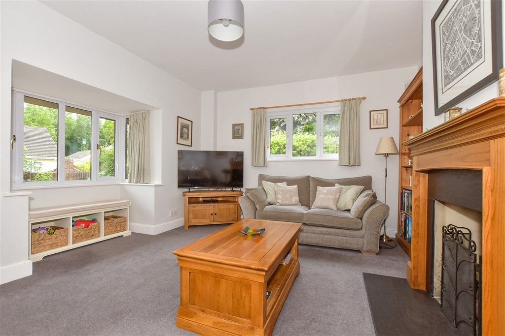 Property photo 2 of 13 Lounge