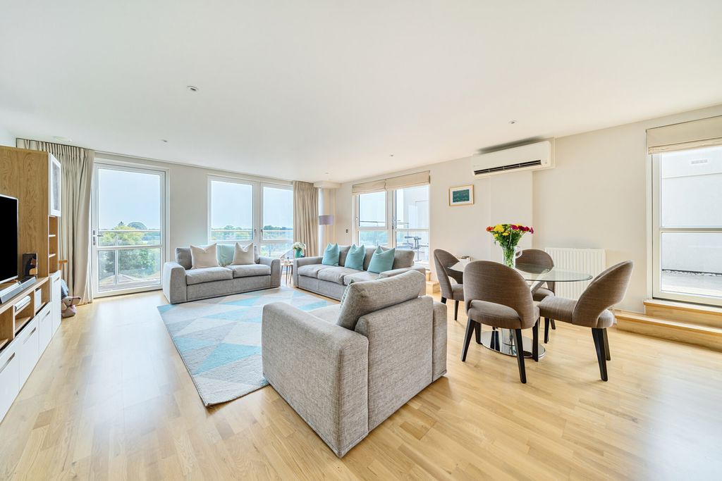 Property photo 3 of 21 1331132-10-689c97...